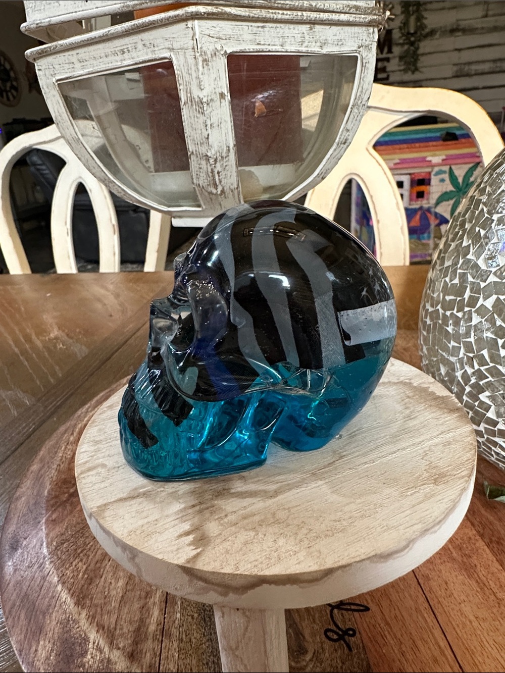 🚔Blue Line resin Skull Sculpture - Decorative Home Art - Picture 5 of 6